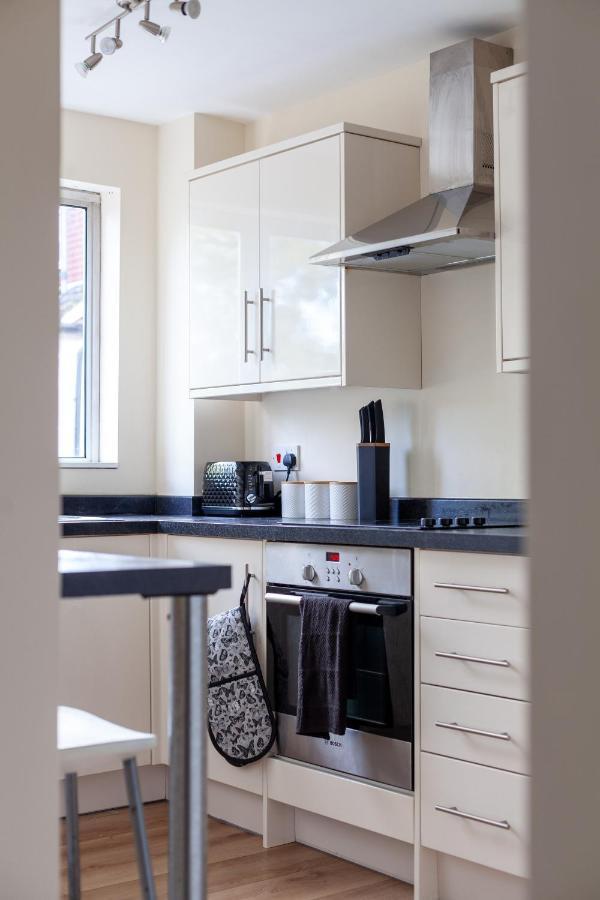 Lovely Studio Flat In Wimbledon W/ Free Parking 伦敦 外观 照片