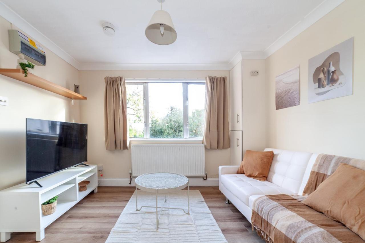 Lovely Studio Flat In Wimbledon W/ Free Parking 伦敦 外观 照片